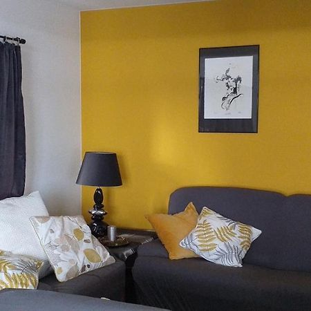 Chez Chantal - Appartement Privatif Yvoir Exterior foto