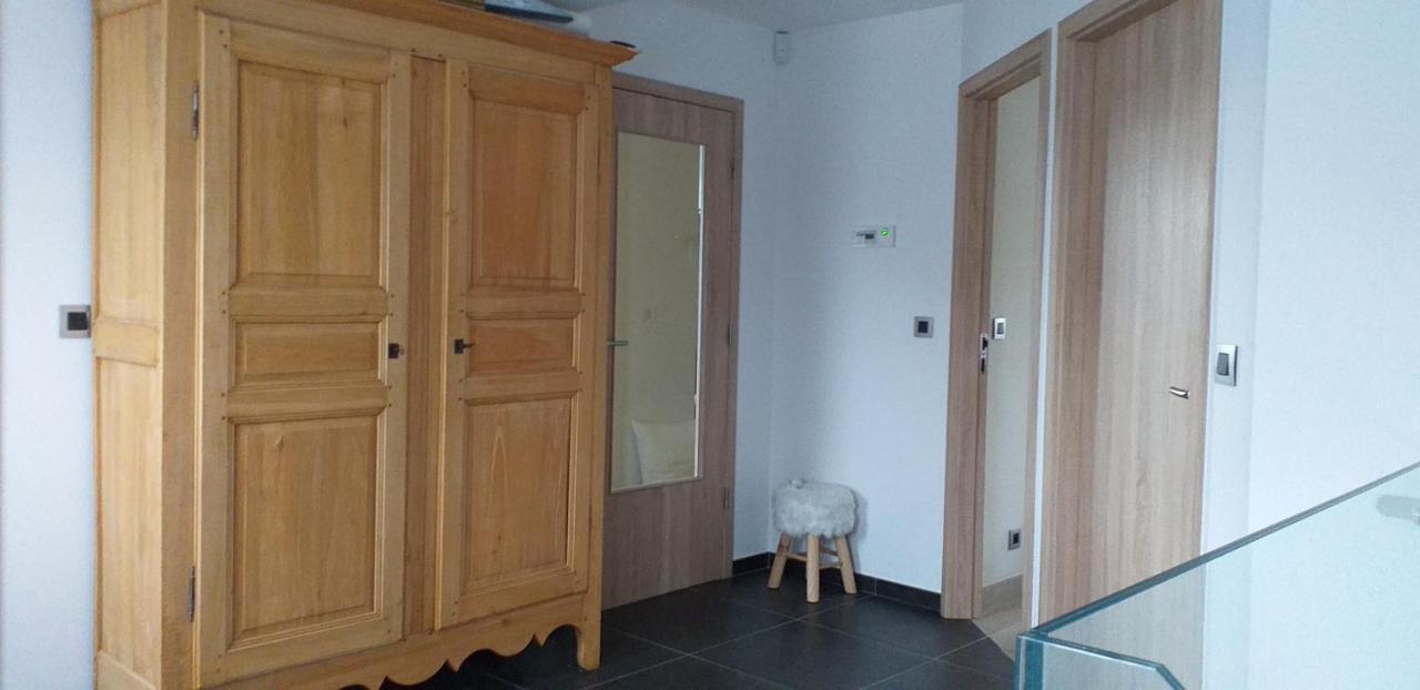 Chez Chantal - Appartement Privatif Yvoir Exterior foto